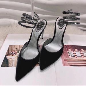Brand new RENE CAOVILLA pump size40